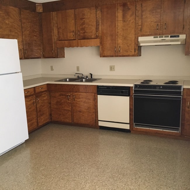 Kitchen - 6414 Koosa Dr