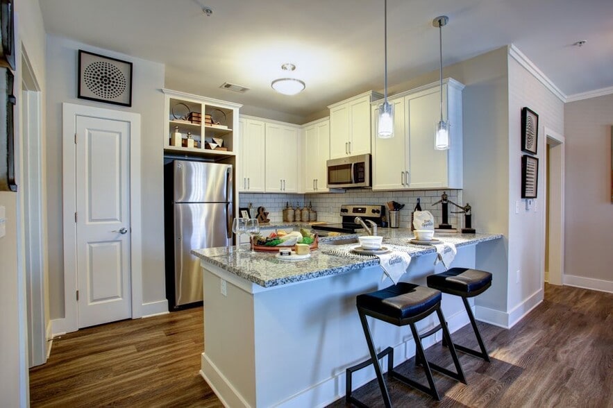 Building Photo - Avonlea Creekside