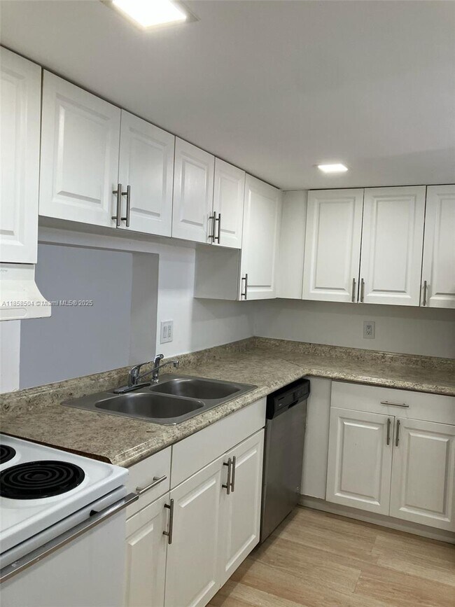 Building Photo - 2800 NW 56th Ave