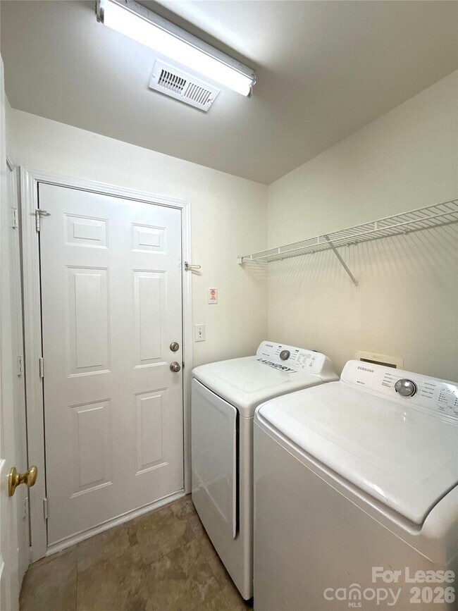 Building Photo - 2618 Hartley Hills Dr