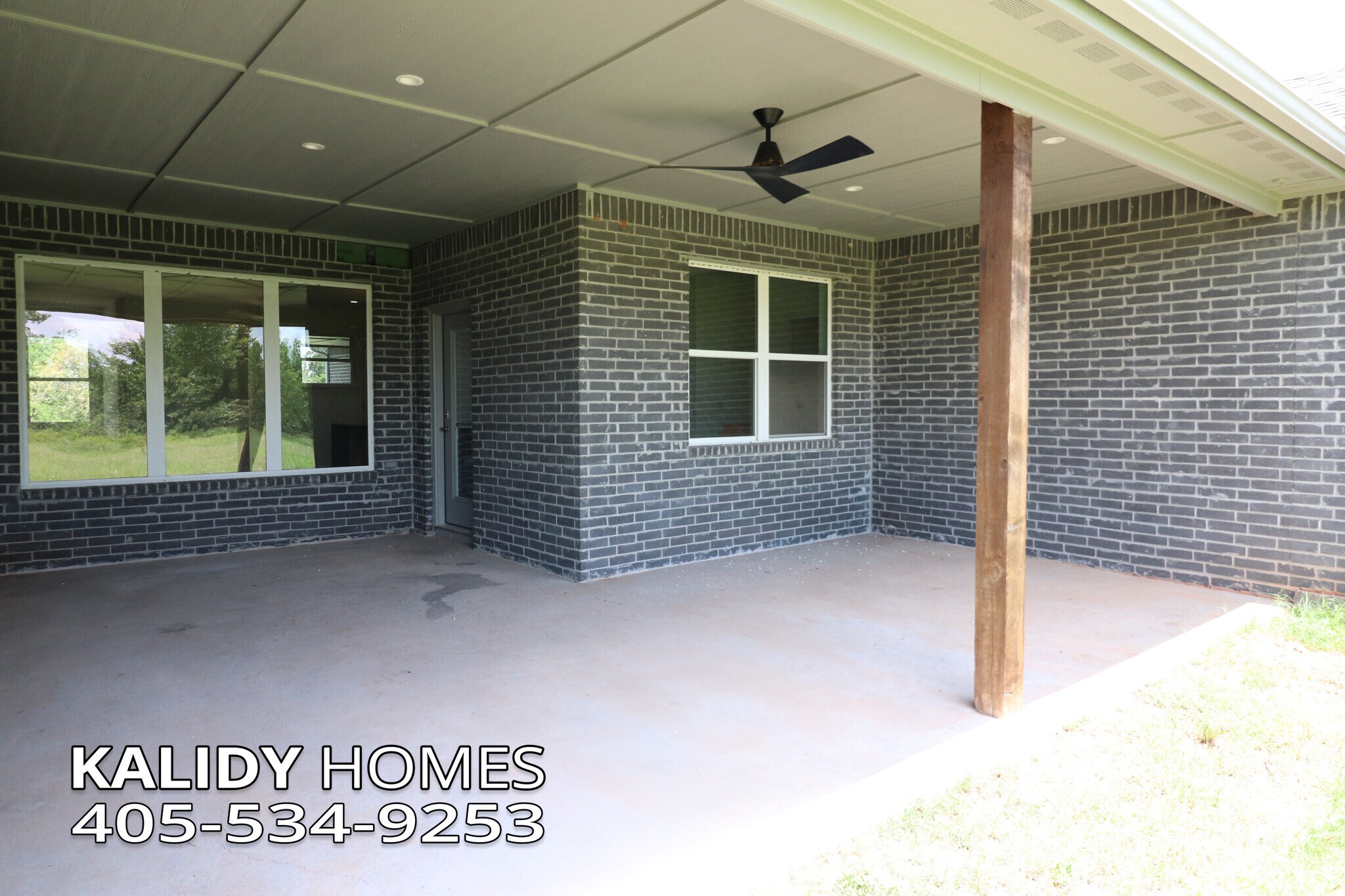 Building Photo - 17610 Salma Rd