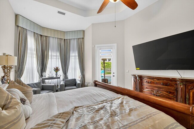 Building Photo - 9167 Oak Alley Dr