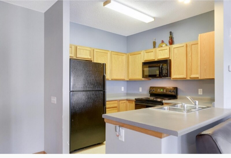 Building Photo - 6744 Meadow Grass Ln S