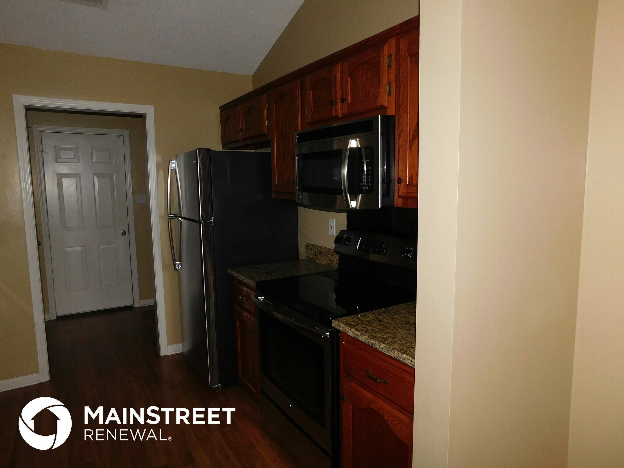 Building Photo - 1688 Sarah Ann Dr W