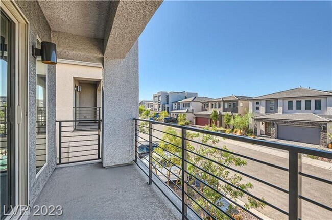 Building Photo - 7037 Sunland Hls Ave