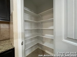 Building Photo - 1713 London Blue