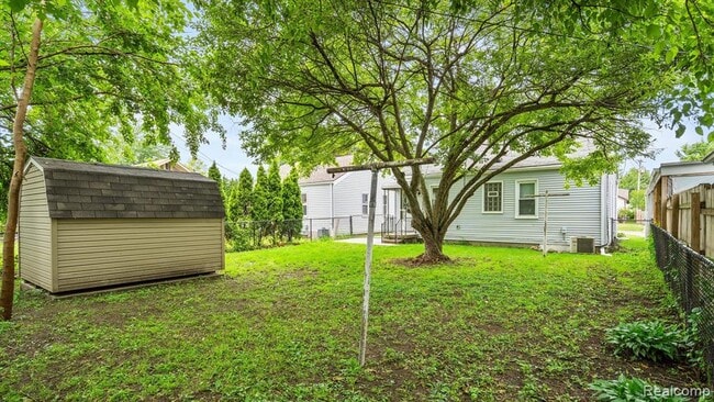 Building Photo - 421 W Morehouse Ave