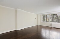 Building Photo - 4000 Tunlaw Rd NW