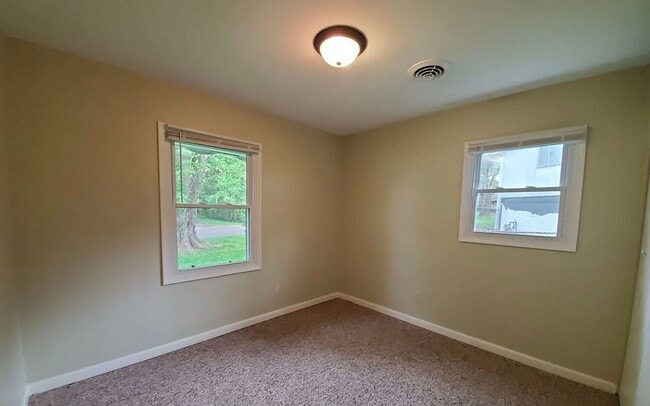 Building Photo - 912 W Winding Way