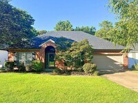 Building Photo - 14302 Westbury Dr