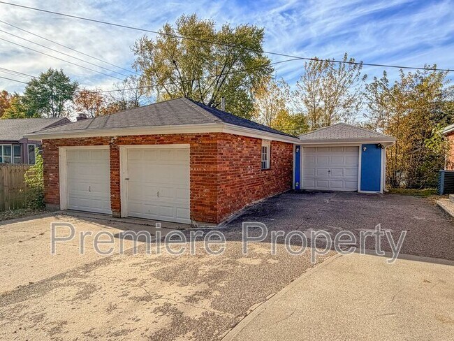 Building Photo - 10411 E 78 Terrace