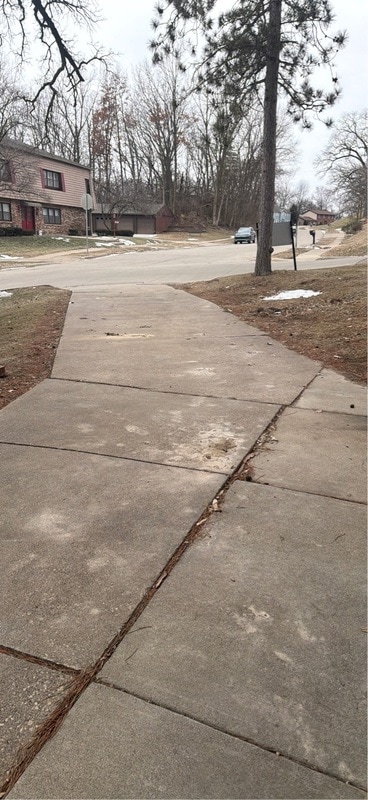 Building Photo - 524 Breezy Point Dr