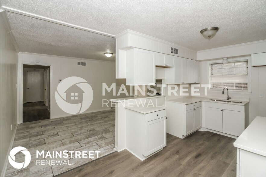 Building Photo - 3621 Mozelle St