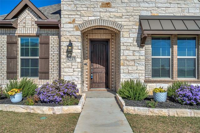 Building Photo - 9237 Trammel Davis Rd