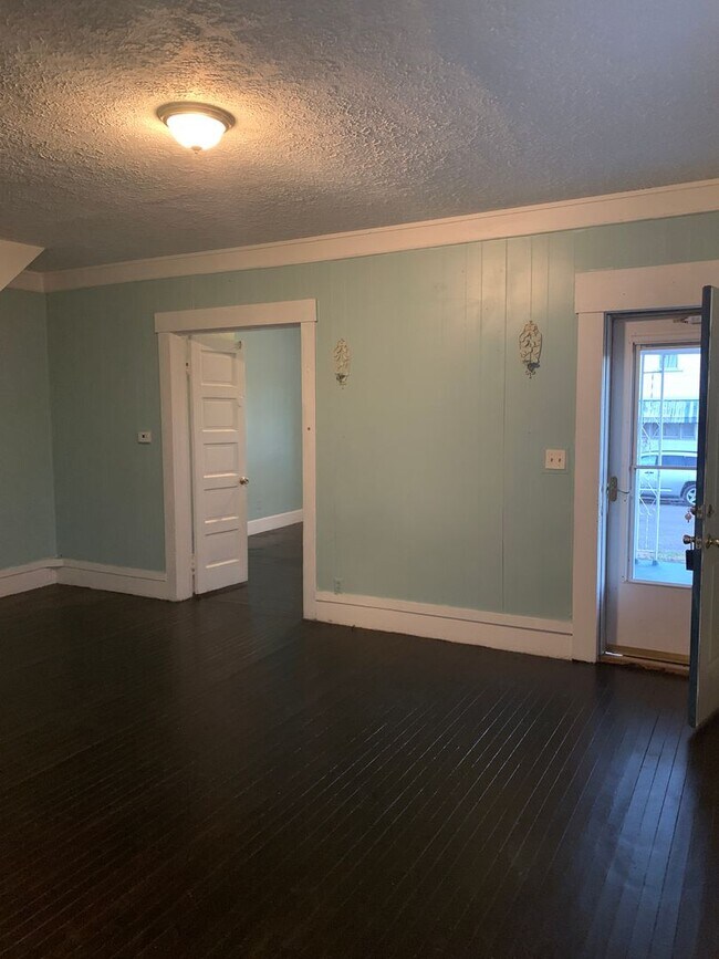 Building Photo - 3bdr single family home for rent!