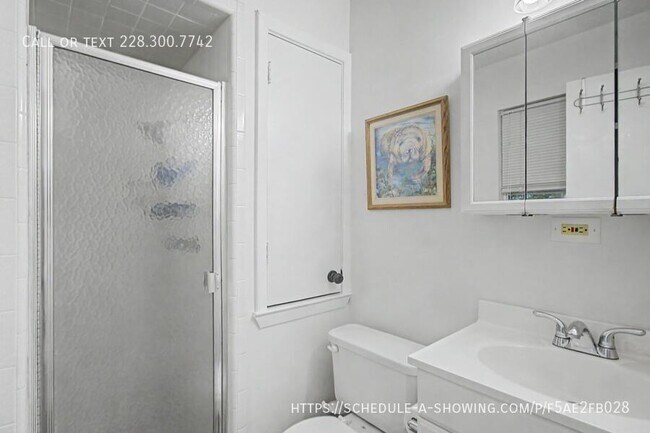 Building Photo - 883 Rustwood Dr