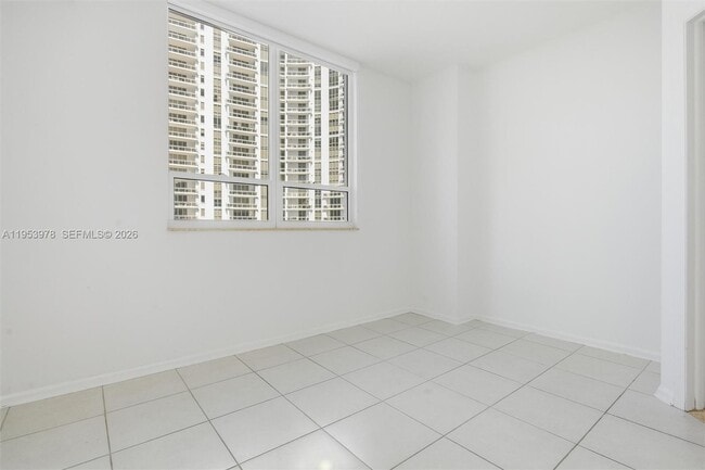 Building Photo - 801 Brickell Key Blvd