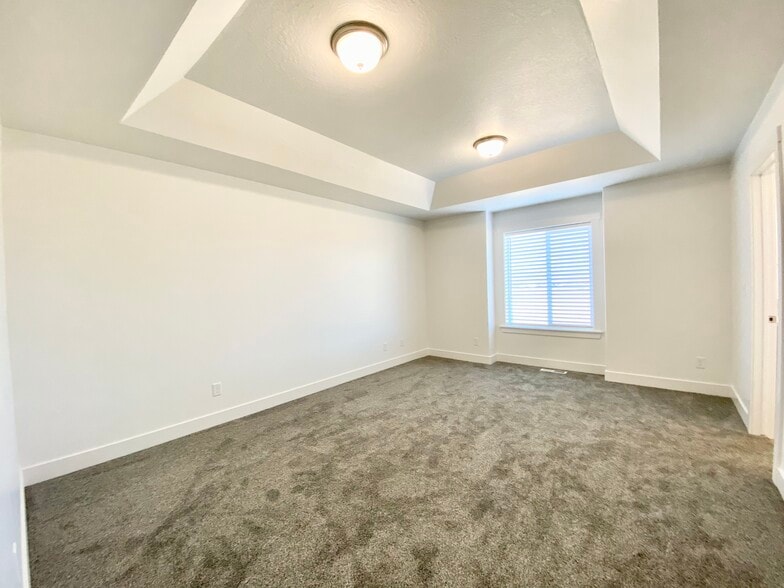 Master bedroom - 2035 N 350 E