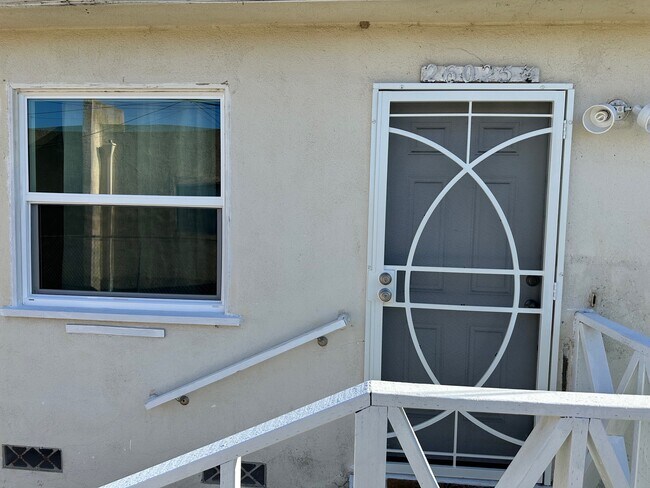 Building Photo - 26025 Cypress St