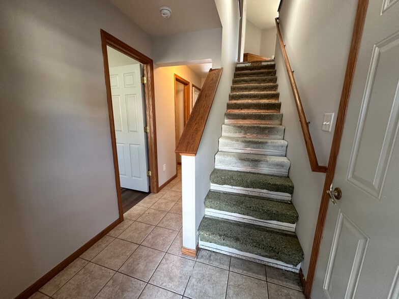 Building Photo - 440 4th Ave