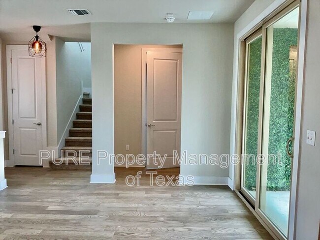 Building Photo - 8315 Laughlin Ln