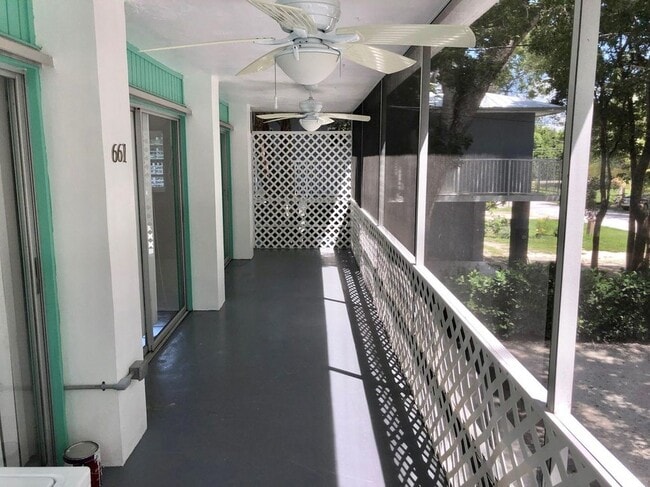 Building Photo - 661 Colson Dr