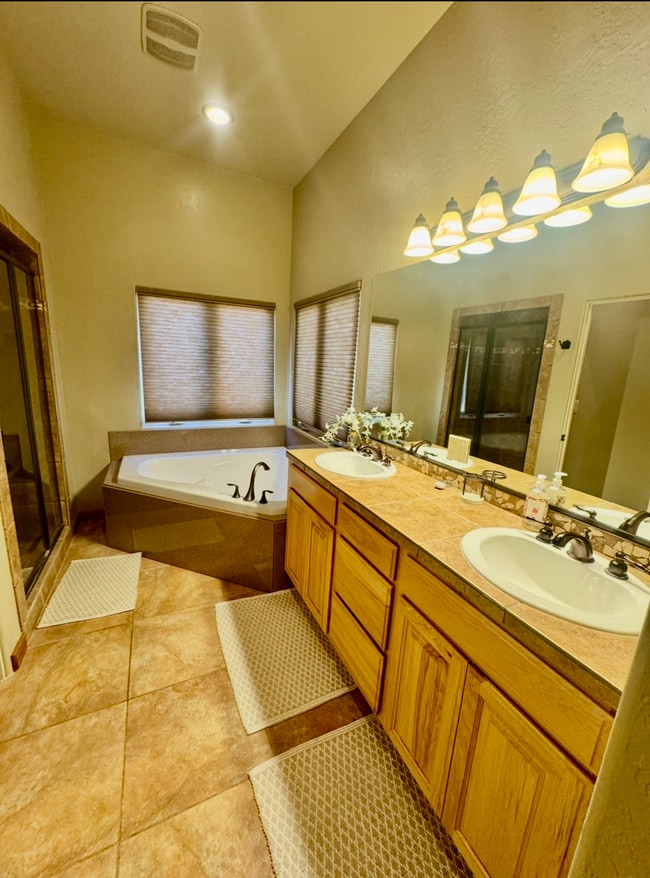 Building Photo - 3369 S 1100 W