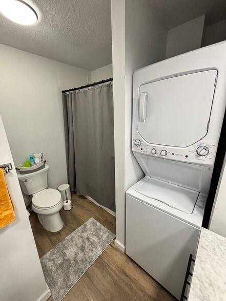 Building Photo - 5581 Baronridge Dr