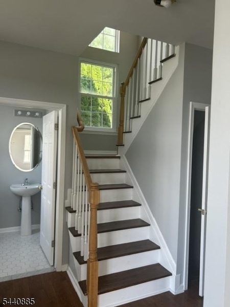 Building Photo - 246 Winding Hill Dr