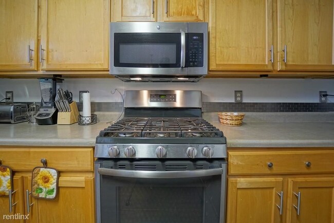 Building Photo - 4 br, 3 bath House - 240 Windy Circle