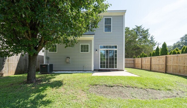 Building Photo - MOVE IN READY 3 Bedroom in the Heart of Western Branch!