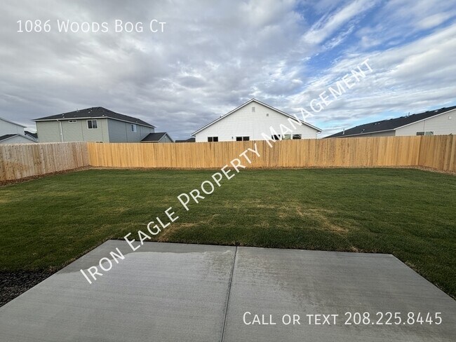 Building Photo - 1086 Woods Bog Ct