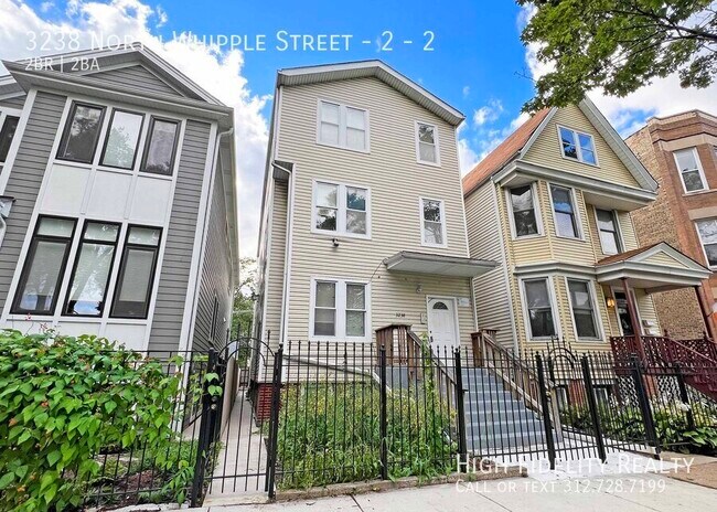 Primary Photo - 3238 N Whipple St