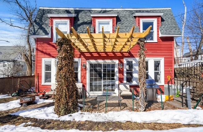 Building Photo - 15 Lexington Terrace