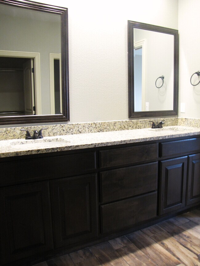 Building Photo - Now Pre-Leasing Stunning 3 Bedroom, 2.5 Bathroom Home In Fayetteville, A