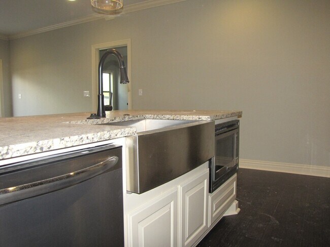 Building Photo - Now Pre-Leasing Stunning 3 Bedroom, 2.5 Bathroom Home In Fayetteville, A