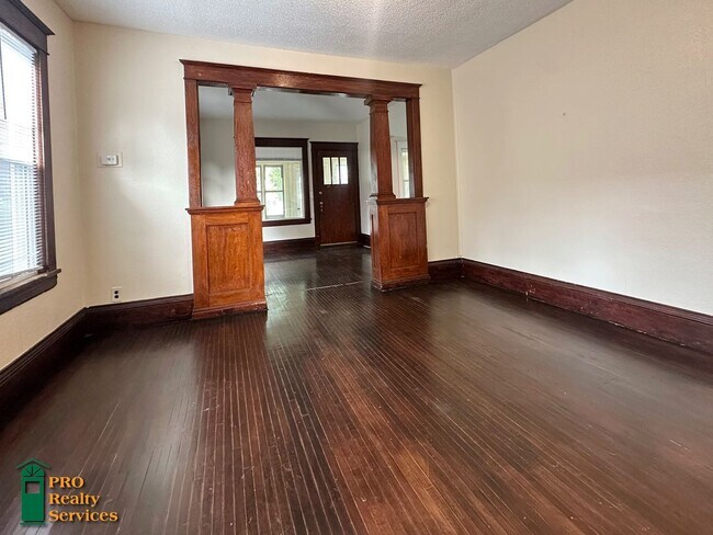 Building Photo - 4 Bedroom Home **Half off 1 Month's Rent w...