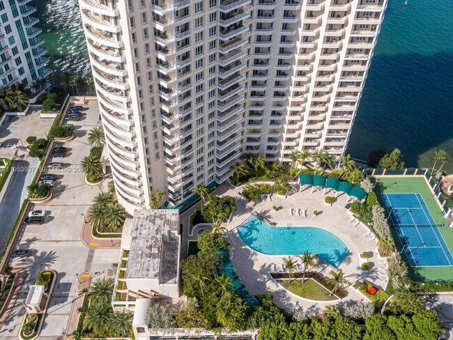 Building Photo - 888 Brickell Key Dr