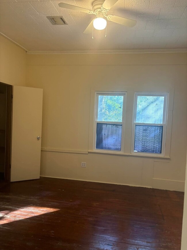 Building Photo - 121 St Landry St