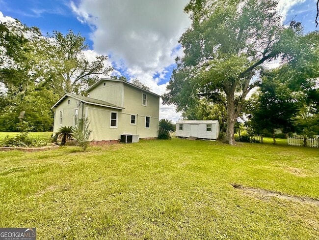 Building Photo - 6285 Pond St