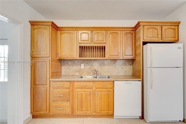 Building Photo - 3635 SW 88th Ct