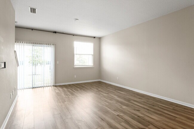 Building Photo - 3 Bedroom / 2.5 Bathroom Townhouse in the Meadows at Oakleaf