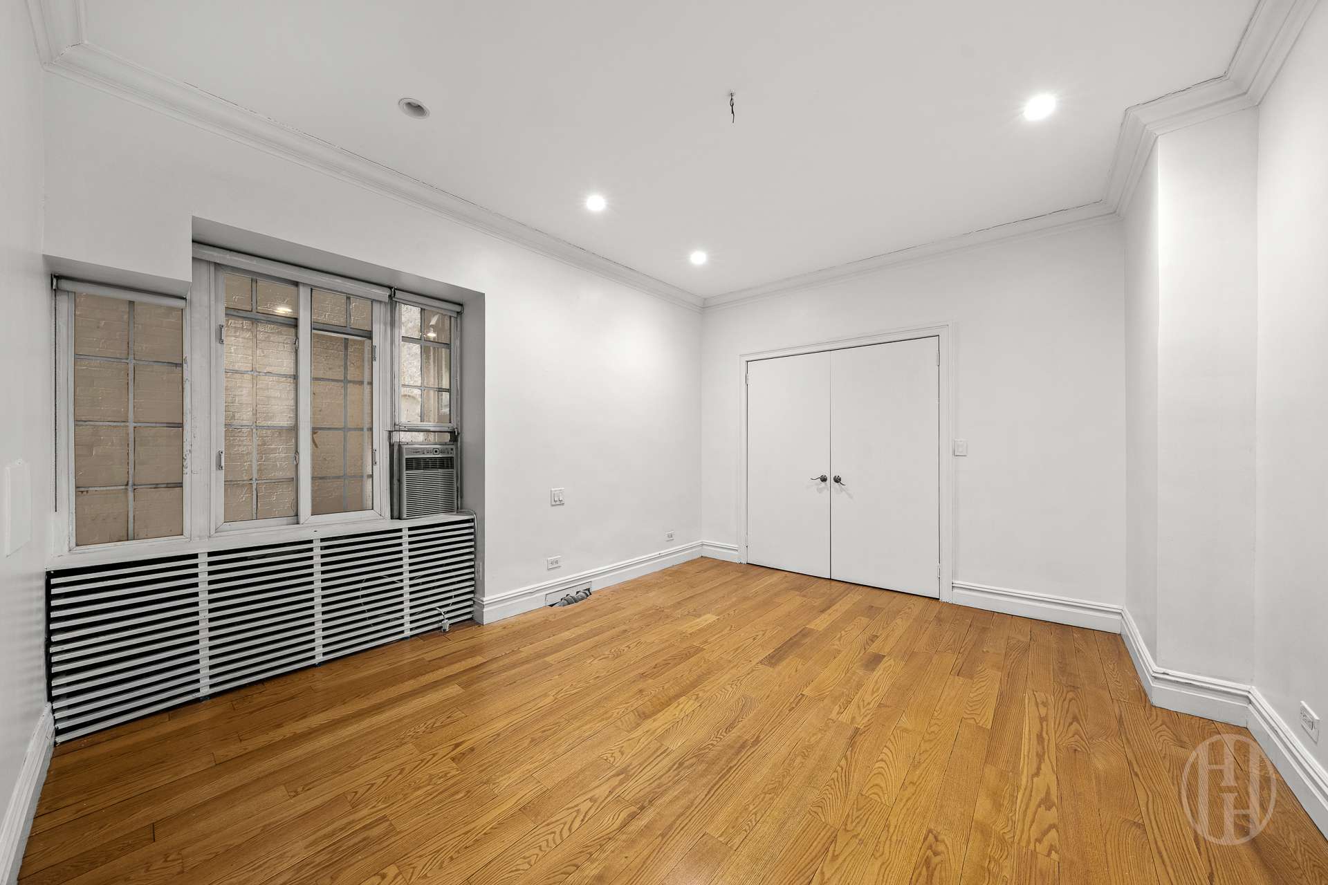 Building Photo - 26 E 63rd St