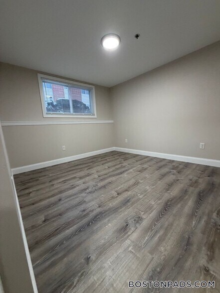 Building Photo - 144 Stevens St