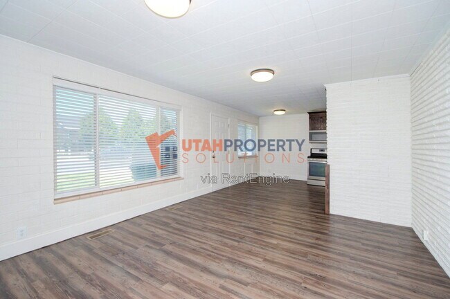 Building Photo - 7293 S 1105 E