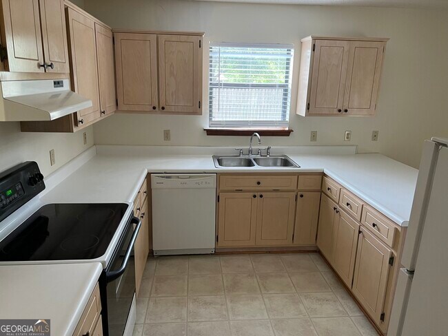 Building Photo - 511 Moeckel Ln