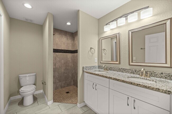 Building Photo - Newer 3BR Home on Nearly 1/4 Acre | Screened Lanai | Available Now!