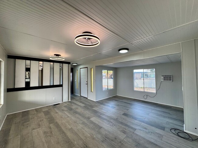 Building Photo - Cute Remodeled 3 Bedroom Home in Bullhead City, AZ