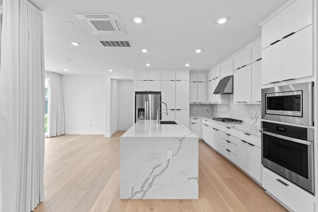 Building Photo - 3020 Boyter Pl