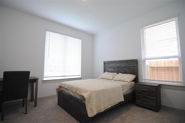 Building Photo - 29207 Pikes Peak Dr